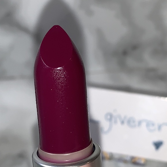 NWOB REBEL SATIN Lipstick MAC - Picture 4 of 17